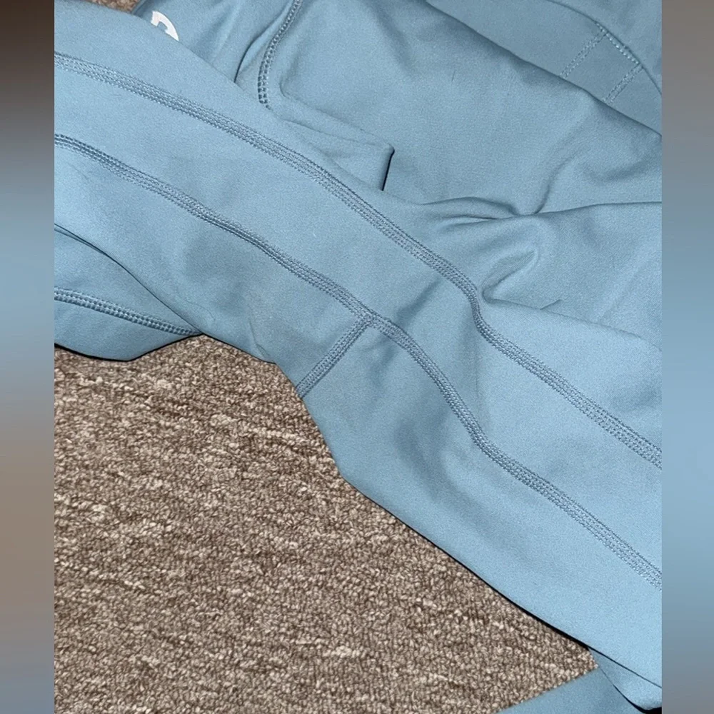 Ptula Active legging and bra set - Picture 3 of 5